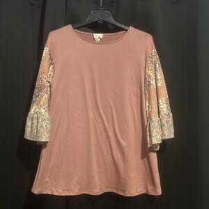Women’s top size small
